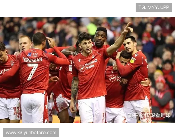 利兹联俱乐部迎来新任主帅，期待重返英超赛场争夺荣耀